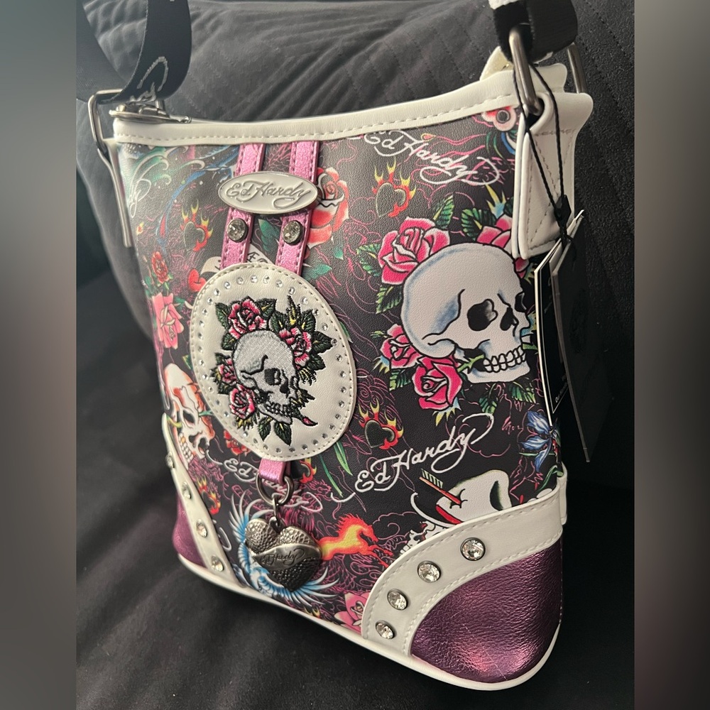 🌹💀 Ed Hardy Skull & Roses Crossbody bag. NWT - Picture 9 of 9